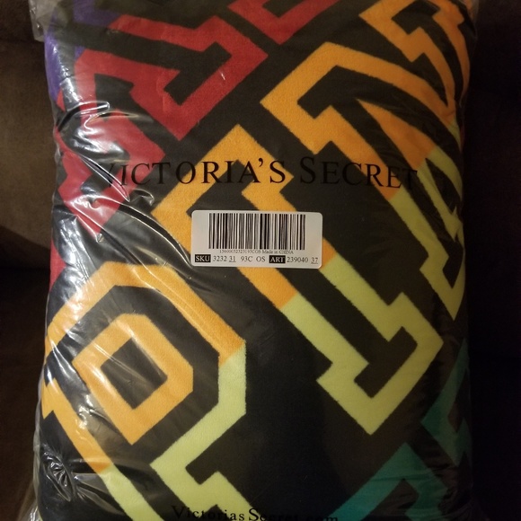 NEW Victoria's Secret PINK Rainbow Sherpa Blanket - Picture 3 of 4